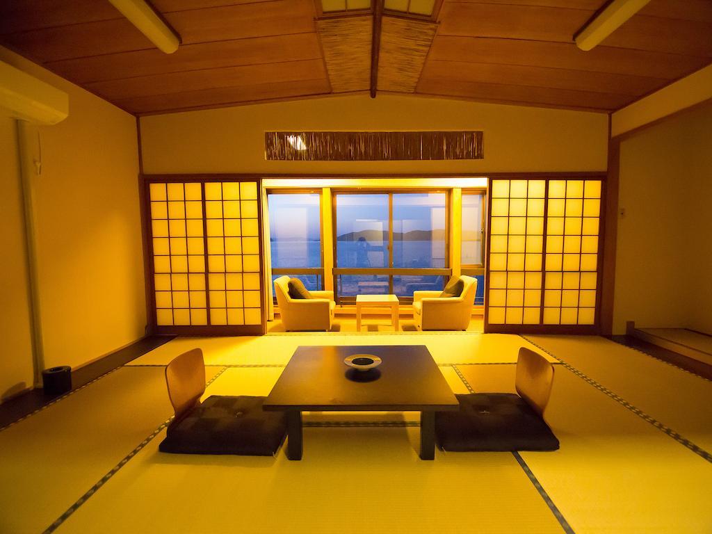 Hotel Wakayama Kada Onsen Kada Kaigetsu Habitación foto
