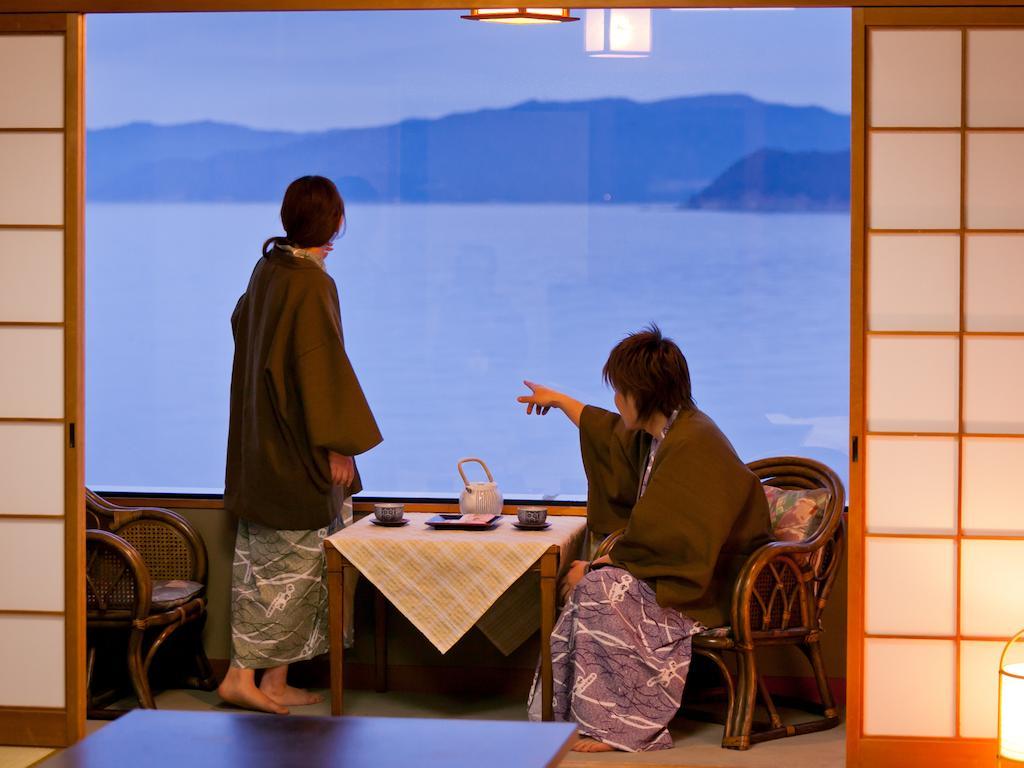 Hotel Wakayama Kada Onsen Kada Kaigetsu Habitación foto